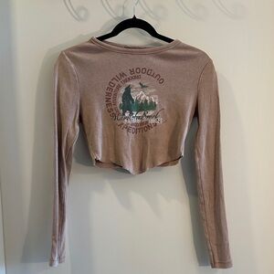 Forever 21 Tan Graphic Long Sleeve Crop Top